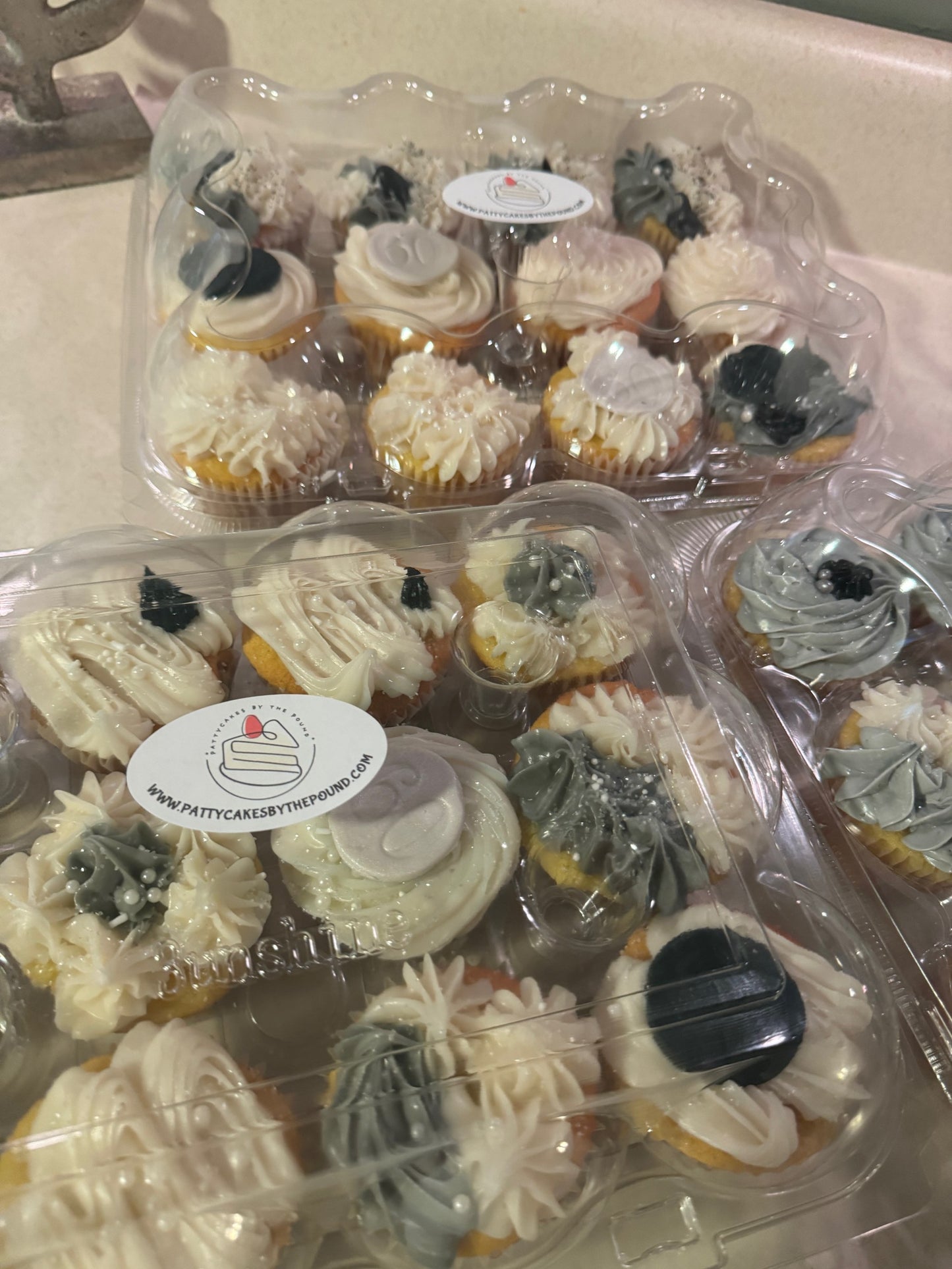 Cupcakes (6) Half Dozen image 12