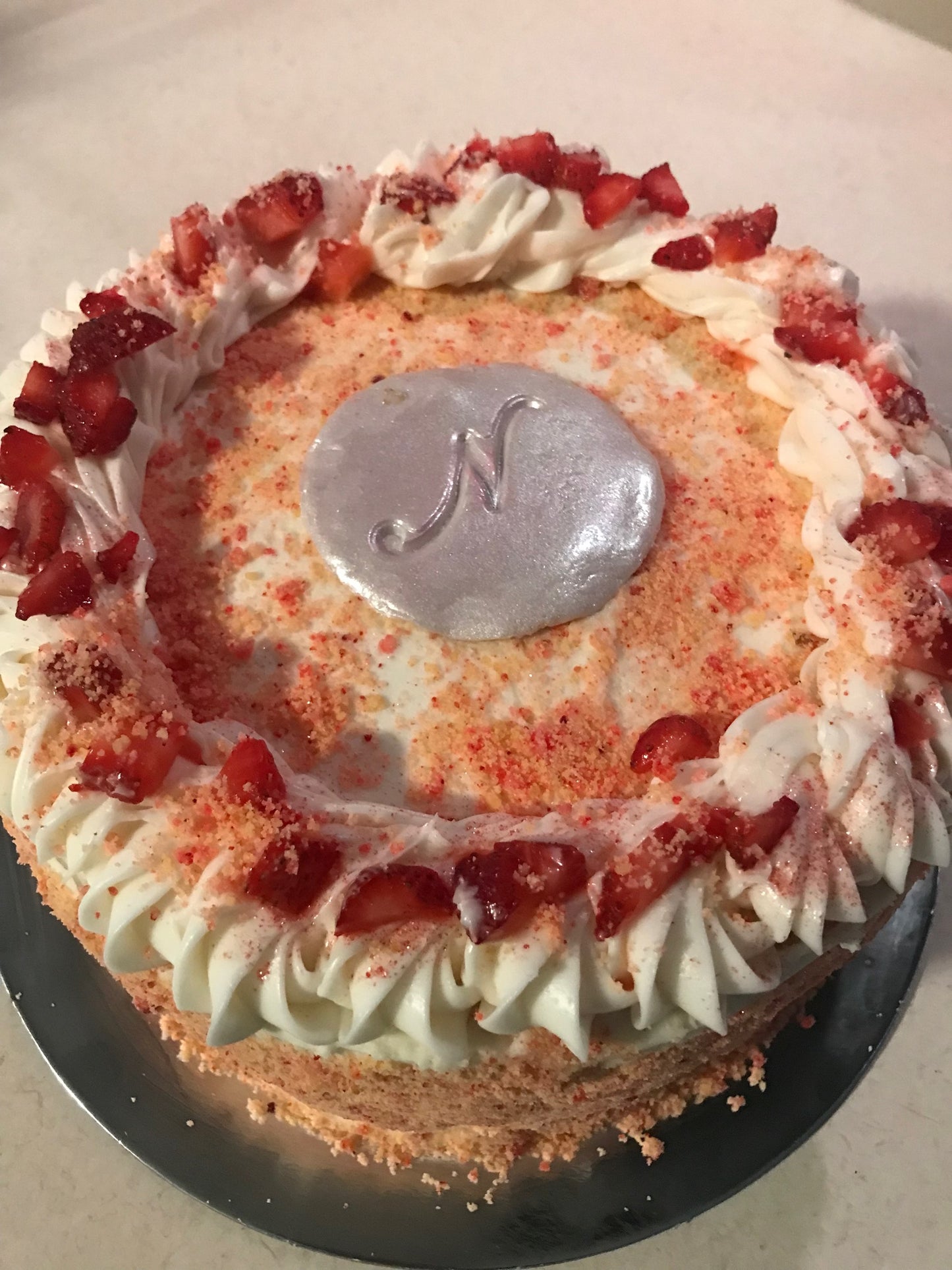 Strawberry Crunch Cake image 0