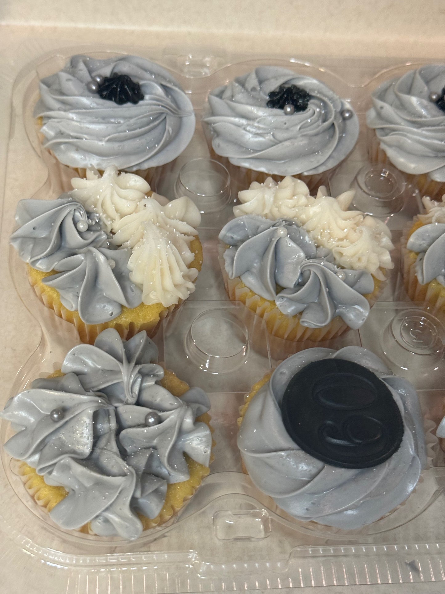 Cupcakes (6) Half Dozen image 13