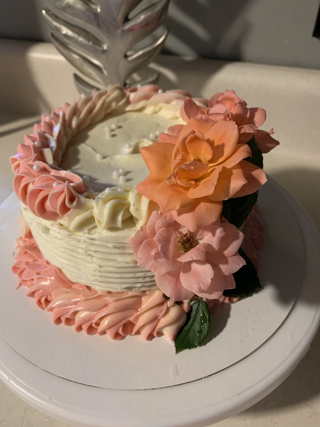 Small specialty Cake -6in (2 Layers) image 1